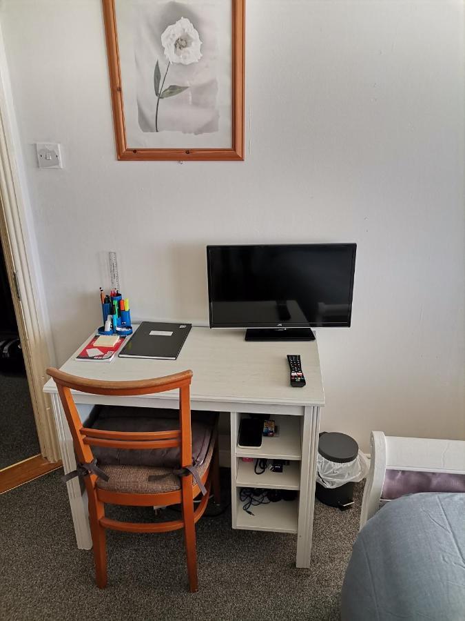 Bright And Cozy Room With Double Bed, Private Bathroom Not Ensuite, Breakfast To Go Dublin Eksteriør bilde