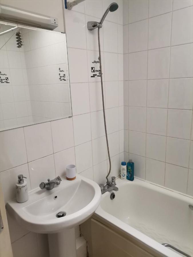 Bright And Cozy Room With Double Bed, Private Bathroom Not Ensuite, Breakfast To Go Dublin Eksteriør bilde